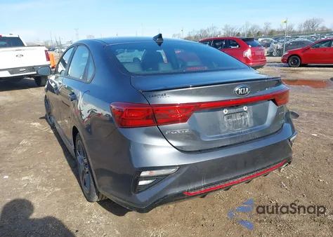 2021 Kia Forte Gt Line z USA, uszkodzony, nr VIN 3KPF34AD6ME410826